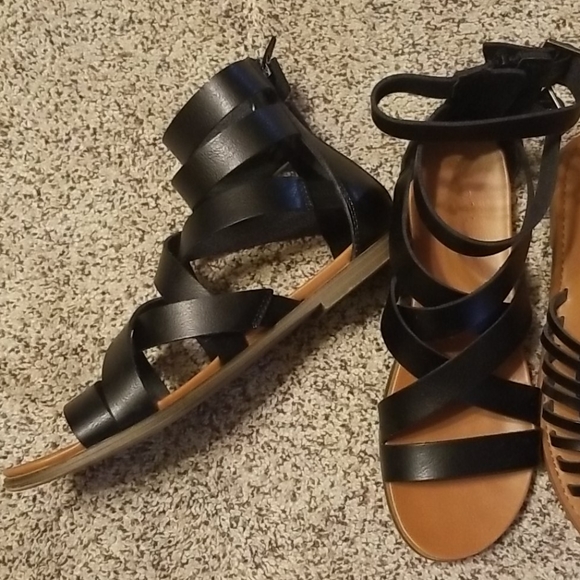 Sandal bundle! - Picture 2 of 4